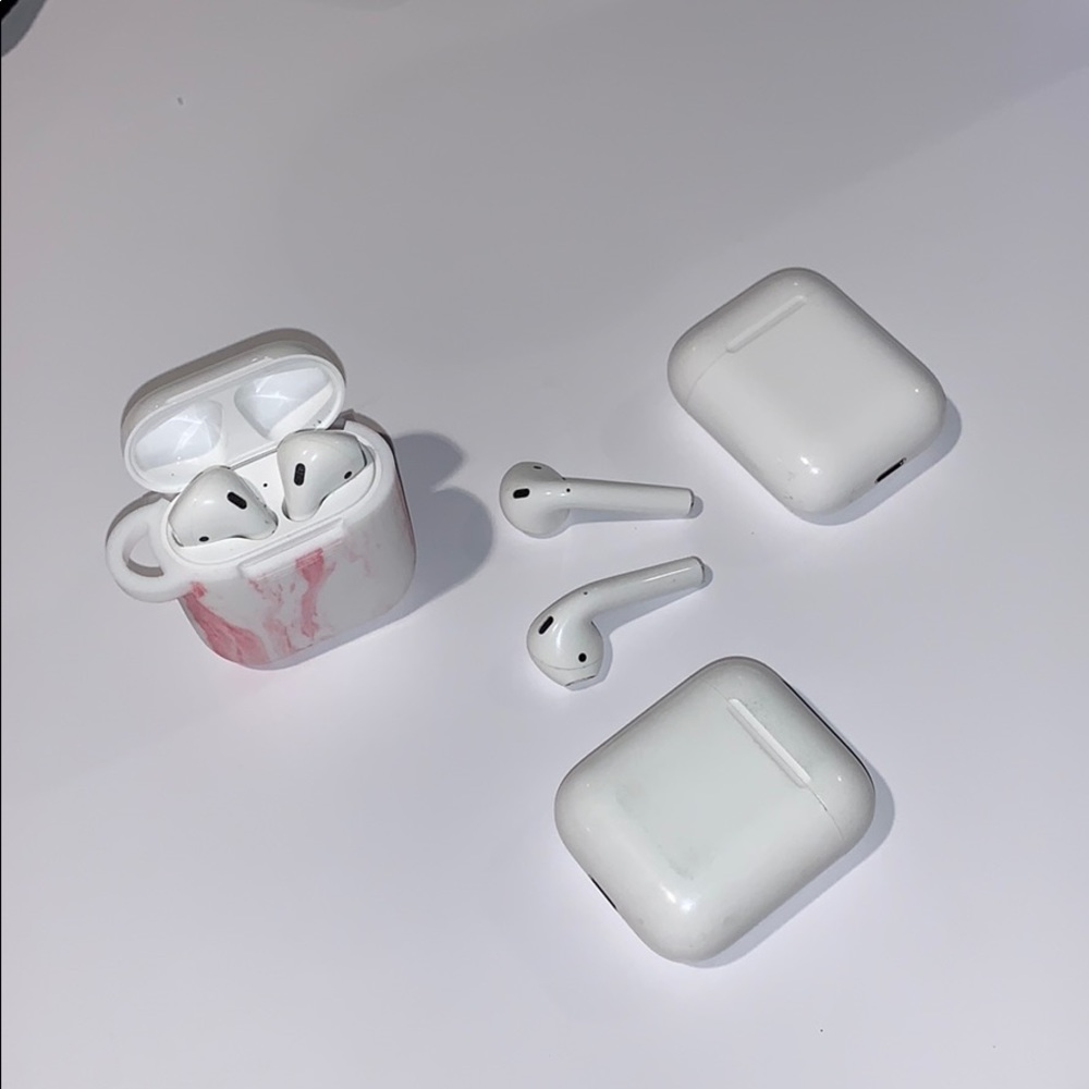 Apple AirPods Charging Case 🔥